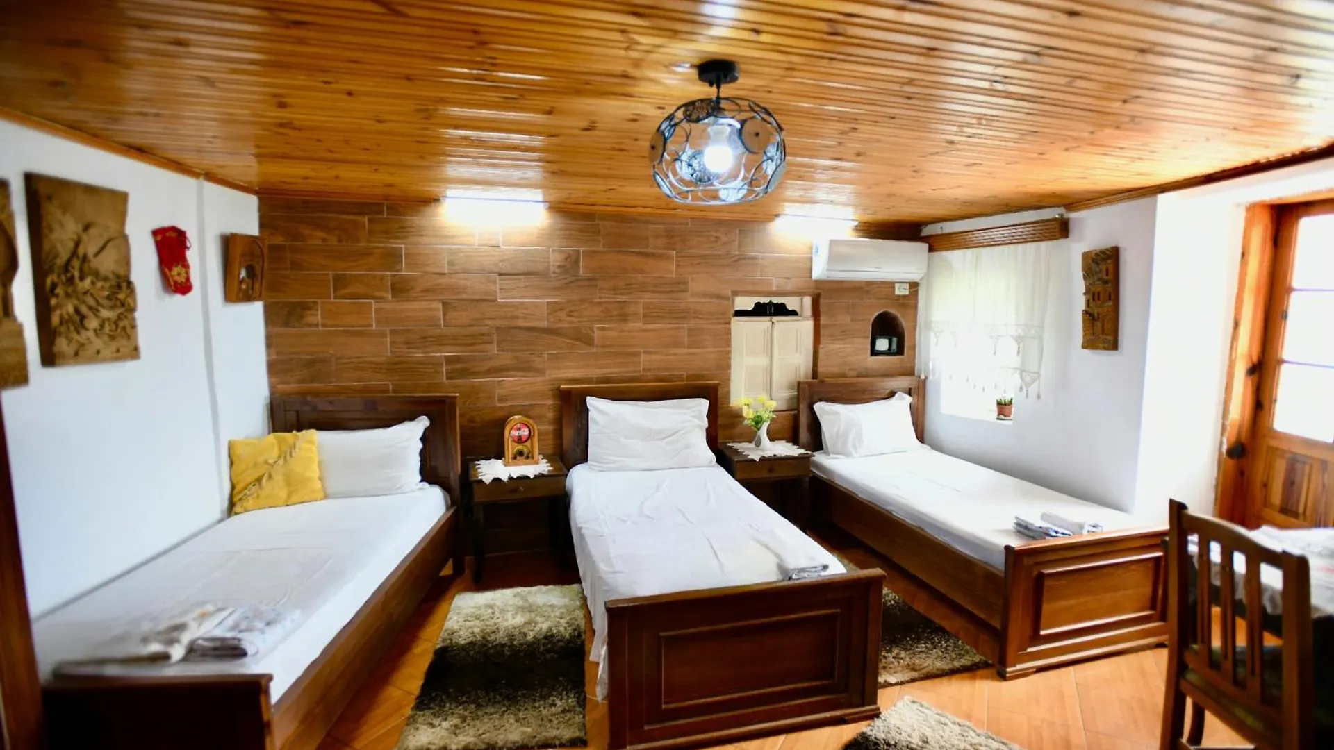 Guesthouse Alvaro Kadiu Берат 0*,  Албания